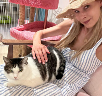 beth-blog-july2023-beth-with-petunia